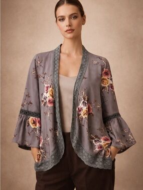 Wish Floral Lace-Trim Kimono Cardigan in Gray and Pink